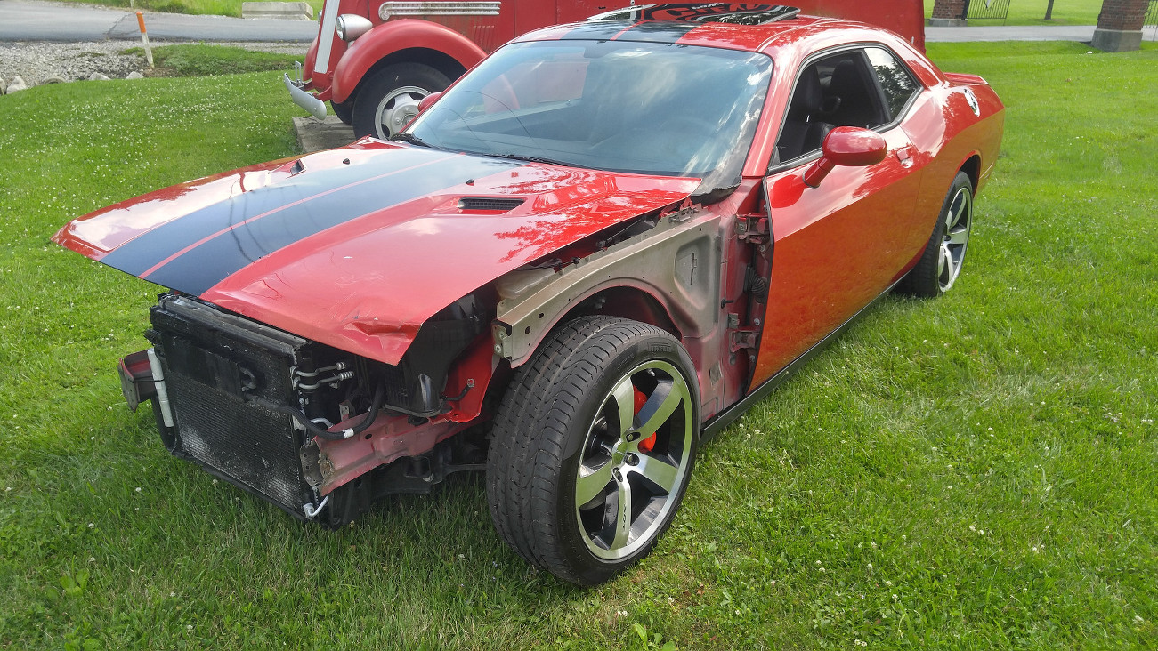 Dodge Challenger 6.1 Hemi