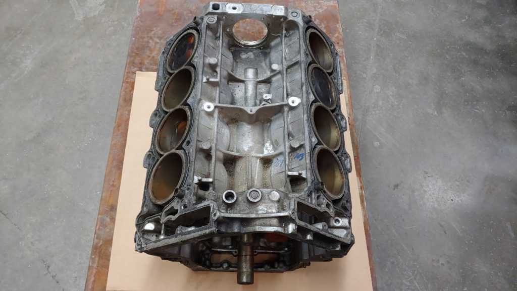 engine block with pistons