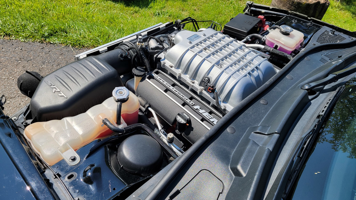 2016 Challenger Hellcat 6.2L HEMI 8 Speed Auto Trans 33k Run & Drive