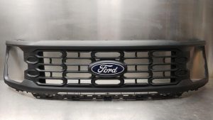 SCRATCHED 2024 Ford F150 OEM Front Upper Grille Assembly RL34-8200-AC5YZ9