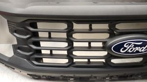 SCRATCHED 2024 Ford F150 OEM Front Upper Grille Assembly RL34-8200-AC5YZ9 - Image 4