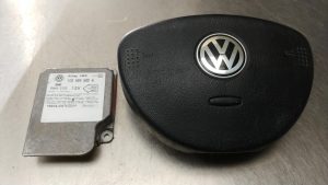 1998-2005 Volkswagen Beetle OEM Steering Wheel Air Bag w/ Module 1C0-880-201-M-4EC